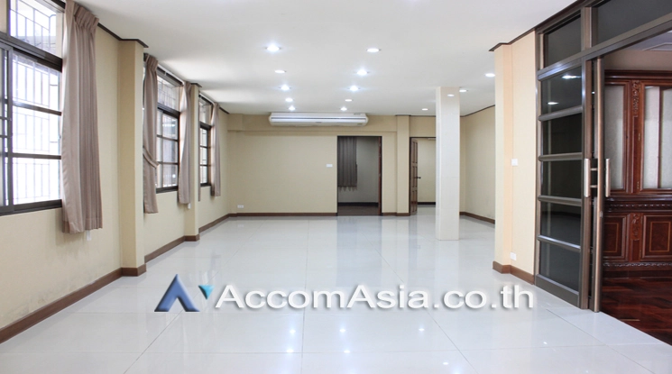  2  4 br House for rent and sale in Sukhumvit ,Bangkok BTS Thong Lo 13000877