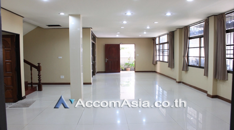 unitHome Office |  4 Bedrooms  House For Rent & Sale in Sukhumvit, Bangkok  near BTS Thong Lo (13000877)