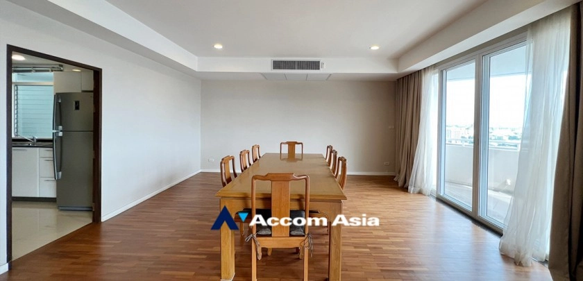 unit 4 Bedrooms  Condominium For Rent in Sukhumvit, Bangkok  near BTS Ekkamai (13000878)