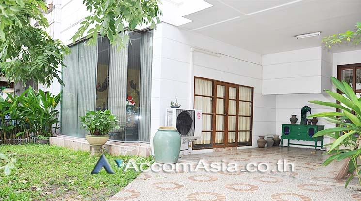14  4 br Townhouse For Sale in Phaholyothin ,Bangkok BTS Ari 13000895