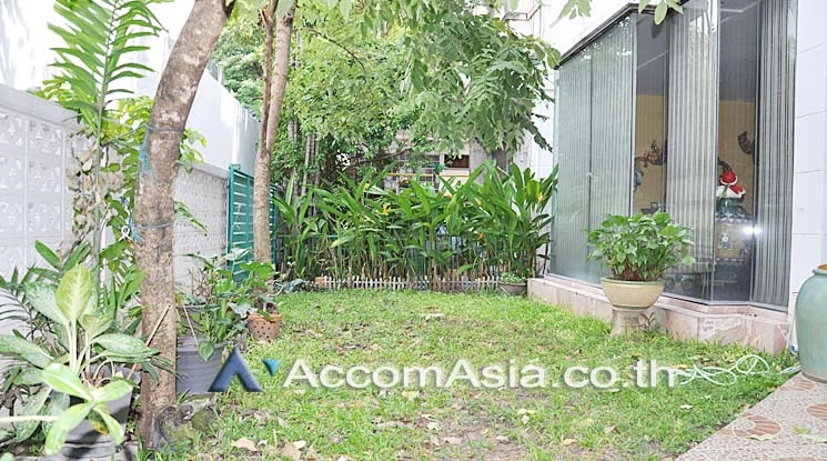 15  4 br Townhouse For Sale in Phaholyothin ,Bangkok BTS Ari 13000895