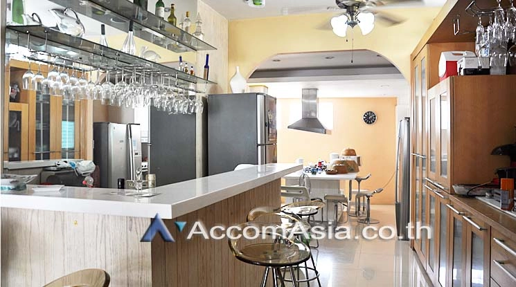  1  4 br Townhouse For Sale in Phaholyothin ,Bangkok BTS Ari 13000895