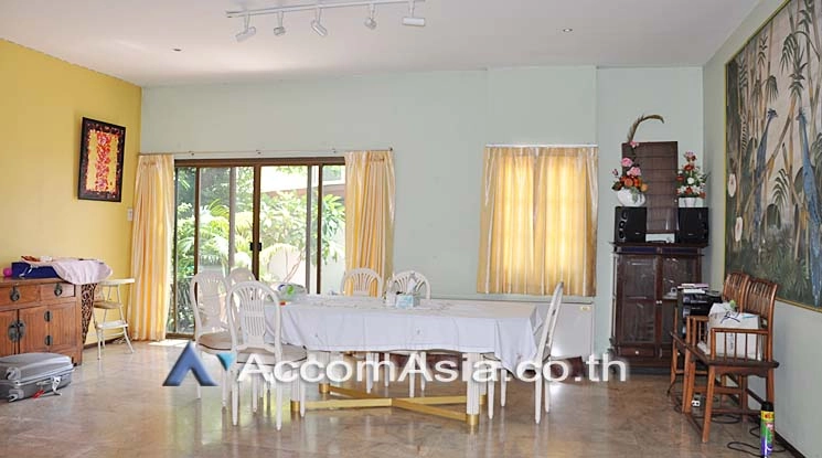 5  4 br Townhouse For Sale in Phaholyothin ,Bangkok BTS Ari 13000895