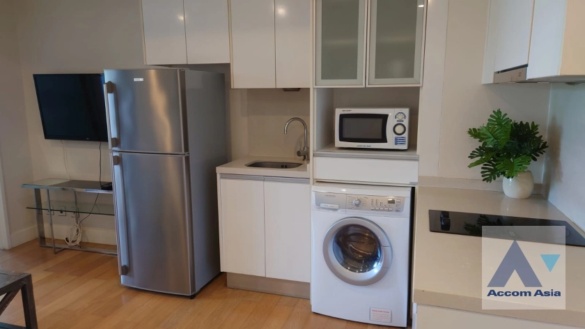 unit 1 Bedroom  Condominium For Rent & Sale in Silom, Bangkok  near BTS Chong Nonsi (13000917)