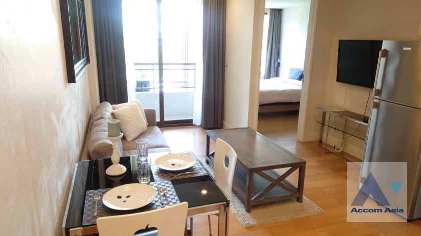 unit 1 Bedroom  Condominium For Rent & Sale in Silom, Bangkok  near BTS Chong Nonsi (13000917)