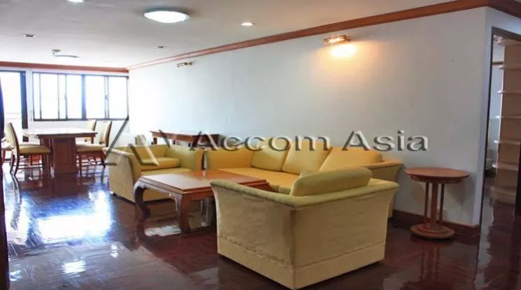 Pet friendly |  Exudes classic comfort Apartment  2 Bedroom for Rent BTS Phrom Phong in Sukhumvit Bangkok