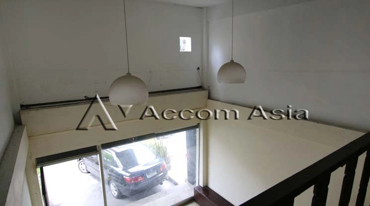 5  Studio Townhouse For Rent in Sukhumvit ,Bangkok BTS Thong Lo 13000929