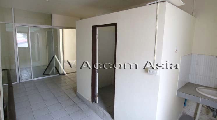 10  Studio Townhouse For Rent in Sukhumvit ,Bangkok BTS Thong Lo 13000929