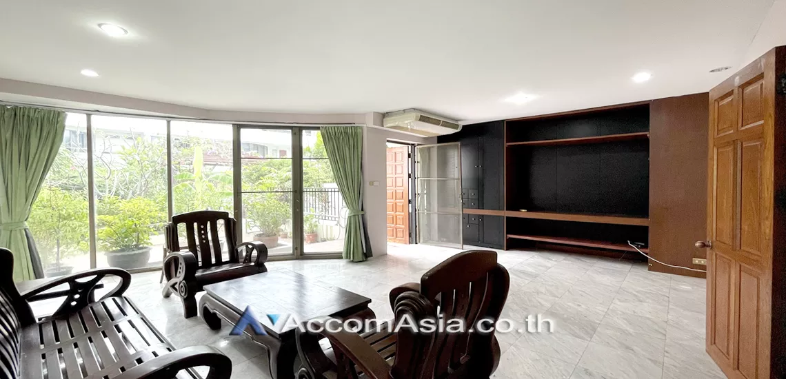 unit 3 Bedrooms  Townhouse For Rent & Sale in Sathorn, Bangkok  near BRT Nararam 3 (13000997)