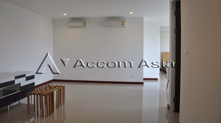  Urban space in Bangkok Apartment  3 Bedroom for Rent BTS Ekkamai in Sukhumvit Bangkok