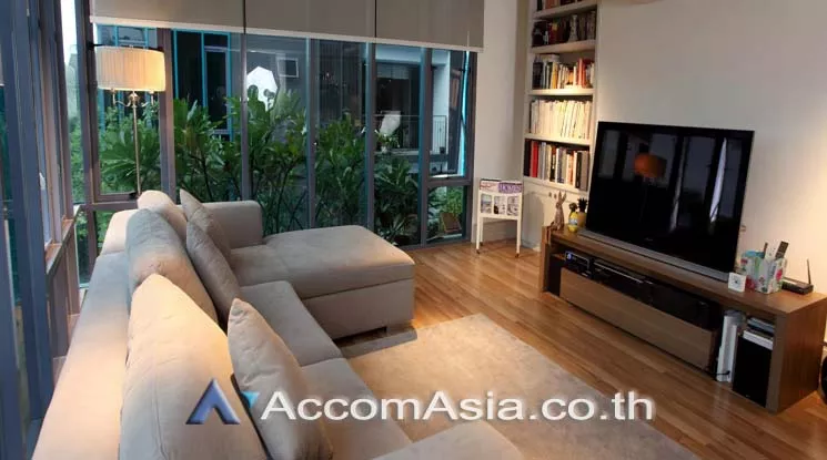  2 Bedrooms  Condominium For Rent & Sale in Phaholyothin, Bangkok  near BTS Ari (13001072)