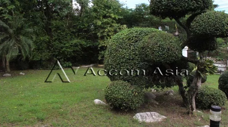 unit 5 Bedrooms  House For Rent in Samutprakan, Samutprakan  near BTS Bearing (13001078)