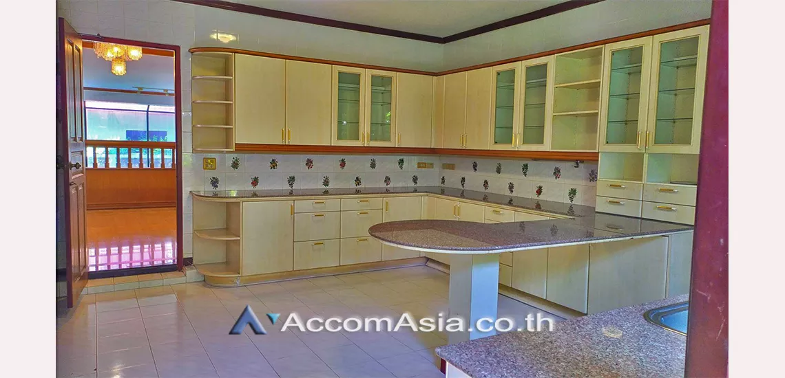 6  5 br House For Rent in Samutprakan ,Samutprakan BTS Bearing at Moo Baan Ladawan Srinakarin 13001078