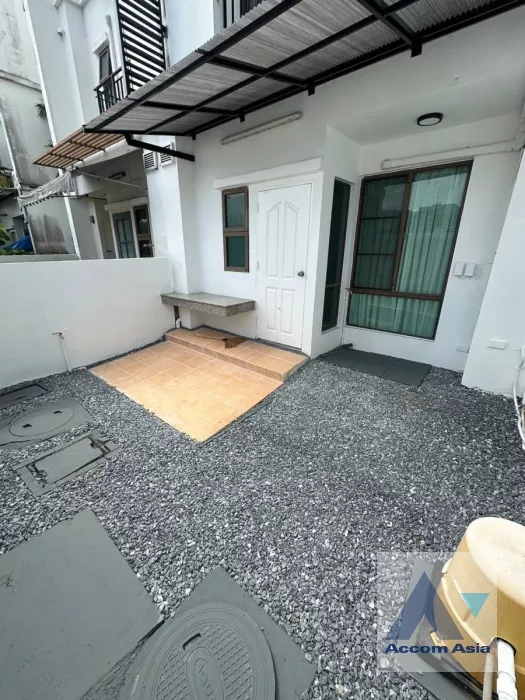 Home Office townhouse for sale in Sukhumvit, Bangkok Code 13001080
