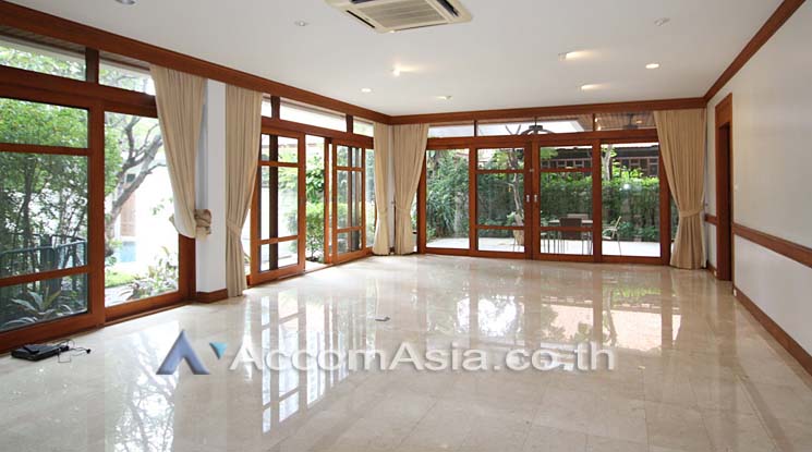  1  4 br House For Rent in sathorn ,Bangkok BTS Chong Nonsi 90359