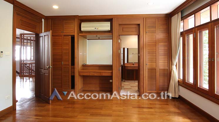 12  4 br House For Rent in sathorn ,Bangkok BTS Chong Nonsi 90359