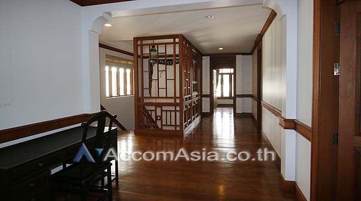 8  4 br House For Rent in sathorn ,Bangkok BTS Chong Nonsi 90359