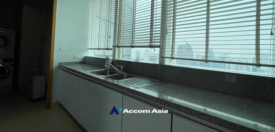 unit 3 Bedrooms  Condominium For Rent in Sukhumvit, Bangkok  near BTS Asok - MRT Sukhumvit (13001104)