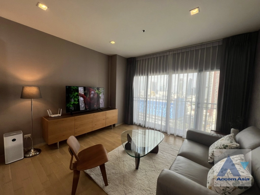 unit 2 Bedrooms  Condominium For Rent in Sukhumvit, Bangkok  near BTS Ekkamai (13001106)