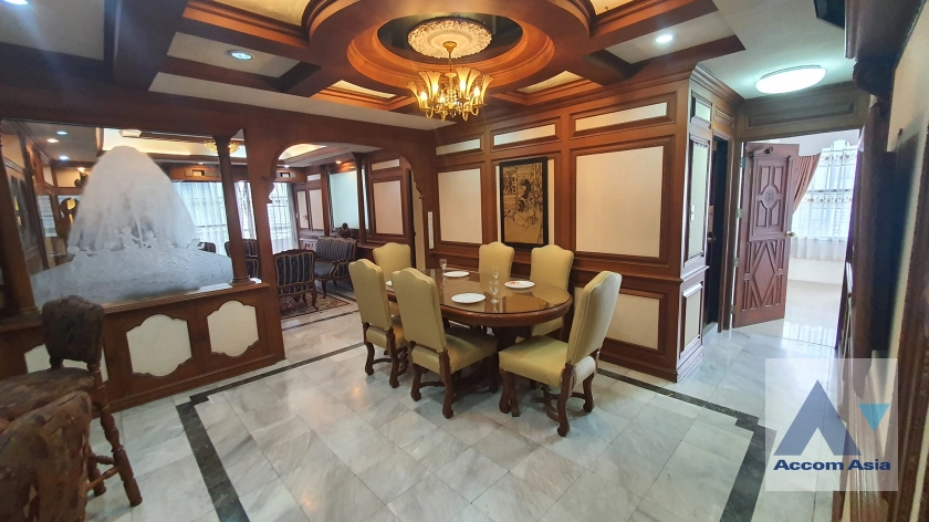 unitFully Furnished, Pet friendly | Elegant condo with luxurious classic interiors at Asoke Tower (13001119)