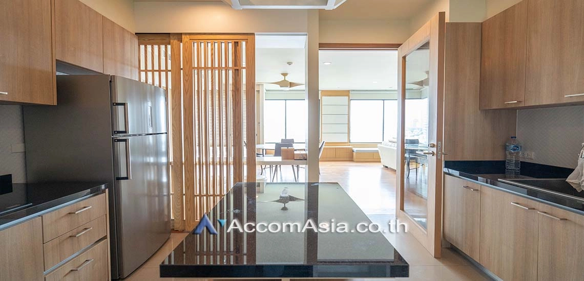  3 Bedrooms  Condominium For Rent in Sathorn, Bangkok  near BTS Chong Nonsi - BRT Thanon Chan (13001137)