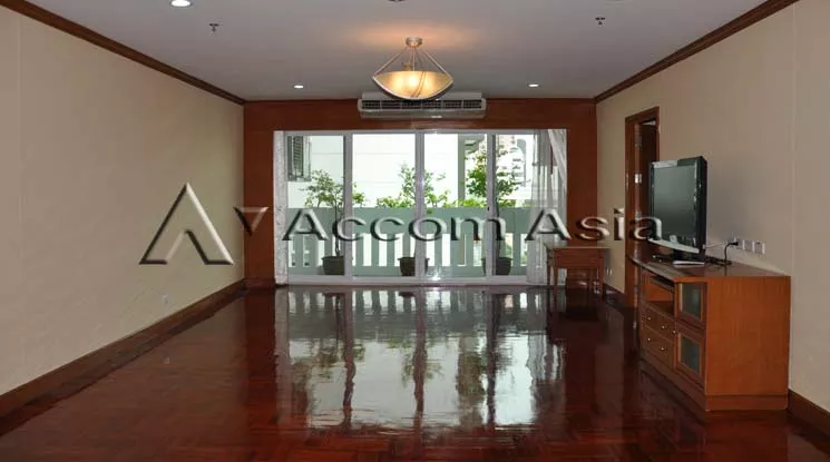unit 4 Bedrooms  Apartment For Rent in Sukhumvit, Bangkok  near BTS Asok - MRT Sukhumvit (13001207)