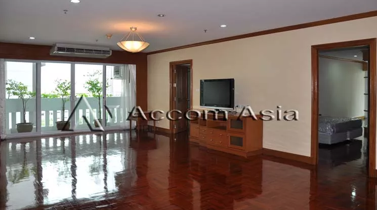  4 Bedrooms  Apartment For Rent in Sukhumvit, Bangkok  near BTS Asok - MRT Sukhumvit (13001207)
