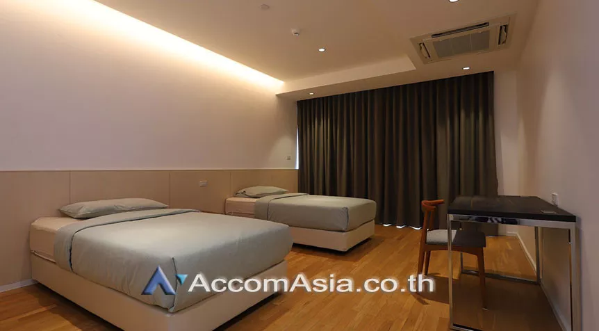  1  4 br Apartment For Rent in Sukhumvit ,Bangkok BTS Phrom Phong at Cosy and perfect for family 13001220