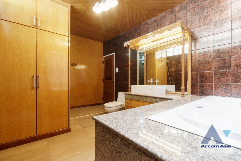 15  4 br House For Rent in Sathorn ,Bangkok BTS Chong Nonsi - MRT Lumphini 13001223