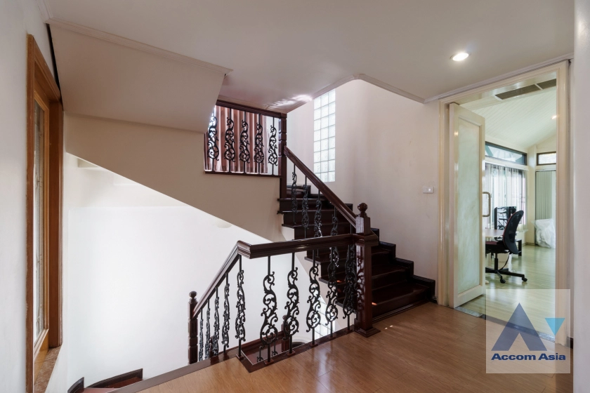 32  4 br House For Rent in Sathorn ,Bangkok BTS Chong Nonsi - MRT Lumphini 13001223