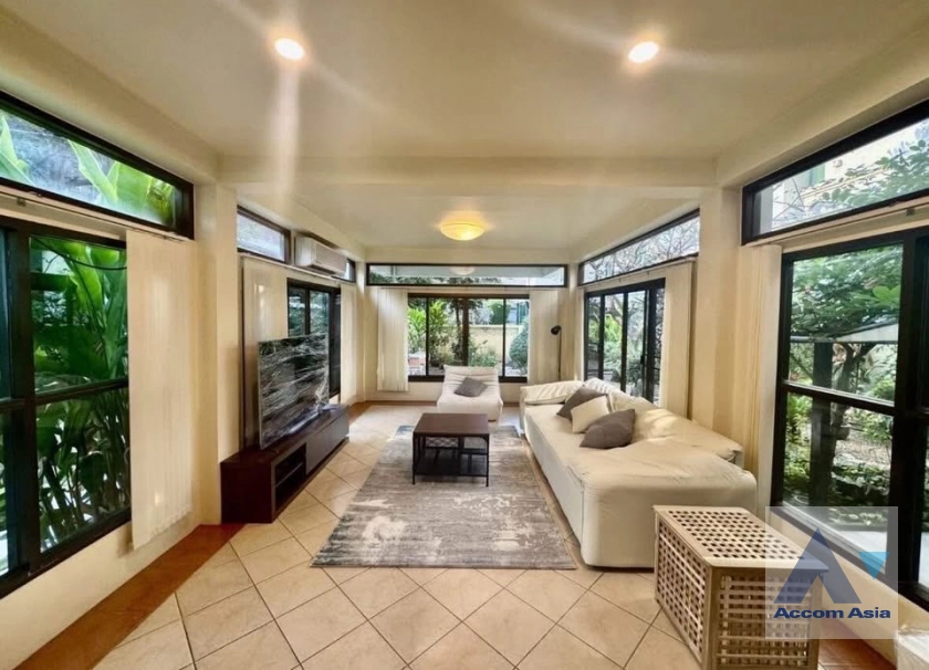 unitFully furnished vintage-style home in Yen Akat with private garden (13001223)