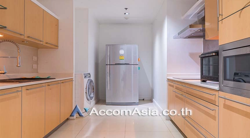 unit 2 Bedrooms  Condominium For Rent in Ploenchit, Bangkok  near BTS Ploenchit (13001272)