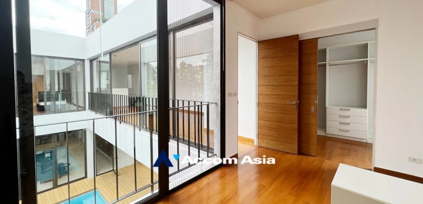 26  4 br House For Rent in sukhumvit ,Bangkok BTS Thong Lo 13001298