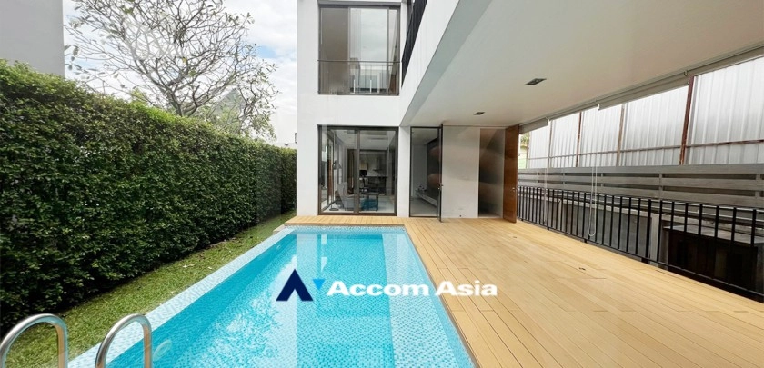 Private Swimming Pool |  4 Bedrooms  House For Rent in Sukhumvit, Bangkok  near BTS Thong Lo (13001298)