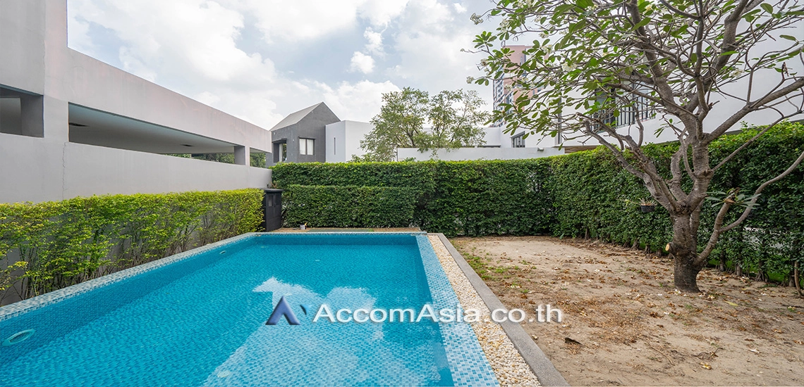  1  4 br House For Rent in Sukhumvit ,Bangkok BTS Thong Lo 13001299