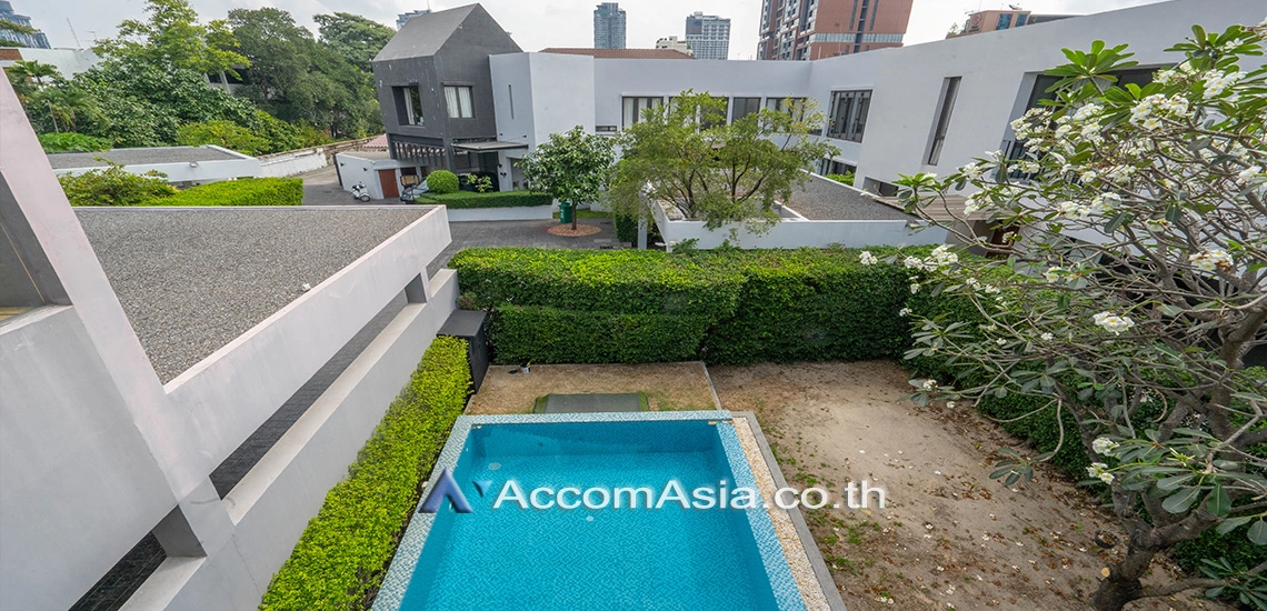 Private Swimming Pool |  4 Bedrooms  House For Rent in Sukhumvit, Bangkok  near BTS Thong Lo (13001299)