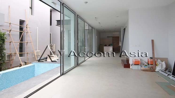  1  4 br House for rent and sale in Sukhumvit ,Bangkok BTS Thong Lo 13001300