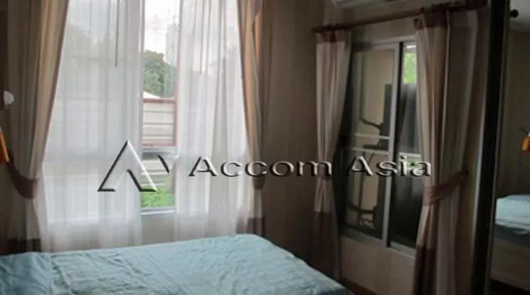  1 Bedroom  Condominium For Sale in Sukhumvit, Bangkok  near BTS Ekkamai (13001309)