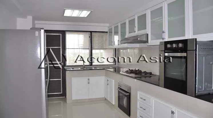 8  3 br Apartment for rent and sale in Sukhumvit ,Bangkok BTS Asok - MRT Sukhumvit at Family Apartment with Lake View 13001315