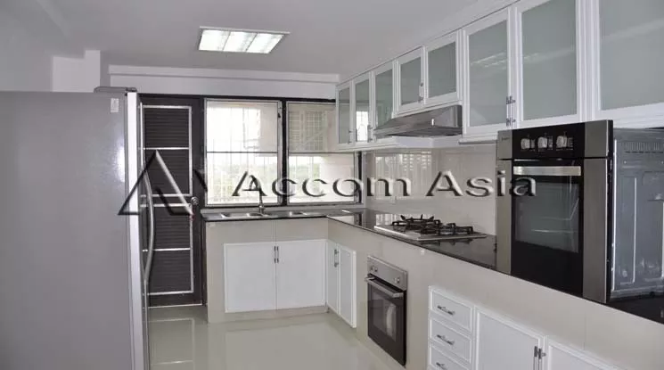 8  3 br Apartment For Rent in Sukhumvit ,Bangkok BTS Asok - MRT Sukhumvit at Family Apartment with Lake View 13001315
