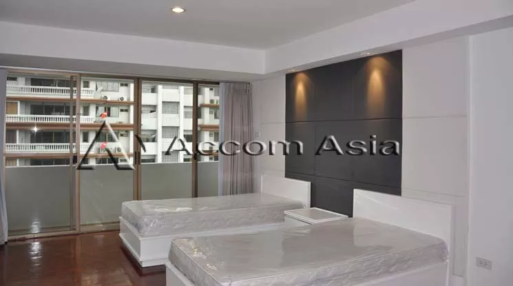 11  3 br Apartment For Rent in Sukhumvit ,Bangkok BTS Asok - MRT Sukhumvit at Family Apartment with Lake View 13001315