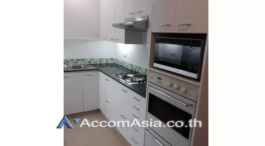unitPet friendly |  3 Bedrooms  Apartment For Rent in Sathorn, Bangkok  near BTS Sala Daeng - MRT Lumphini (10217)