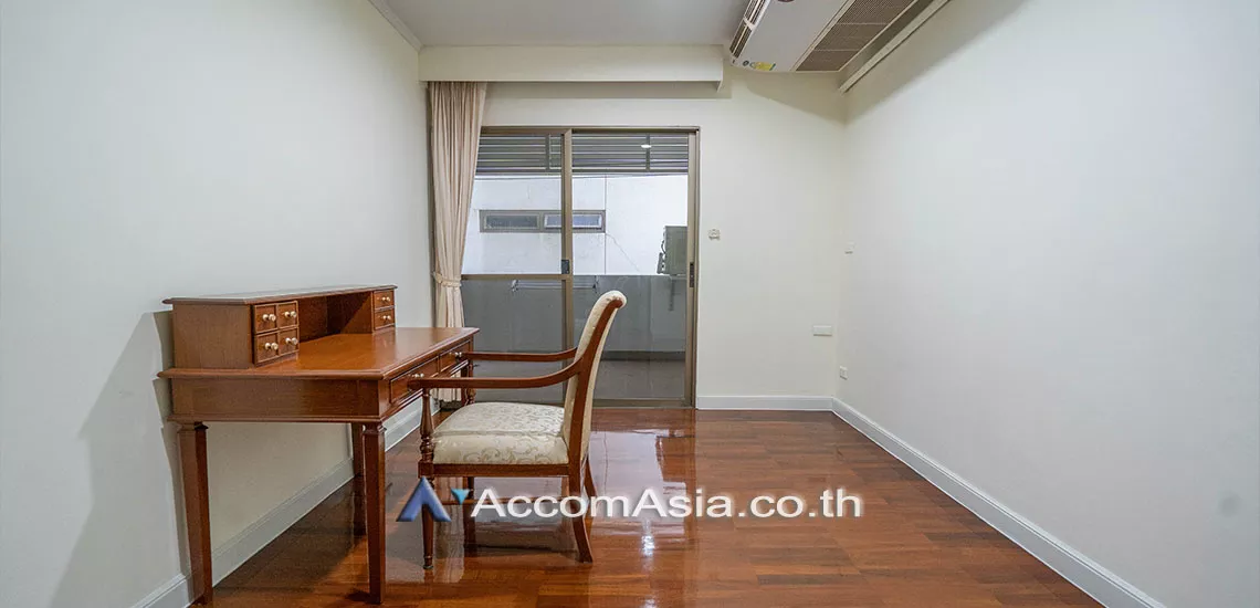 4  3 br Apartment For Rent in Sukhumvit ,Bangkok BTS Phrom Phong at Greenery garden and privacy 13001352