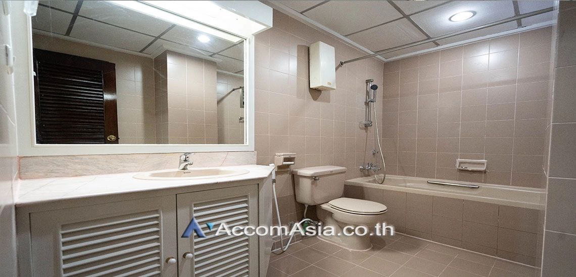 10  3 br Apartment For Rent in Sukhumvit ,Bangkok BTS Phrom Phong at Greenery garden and privacy 13001352