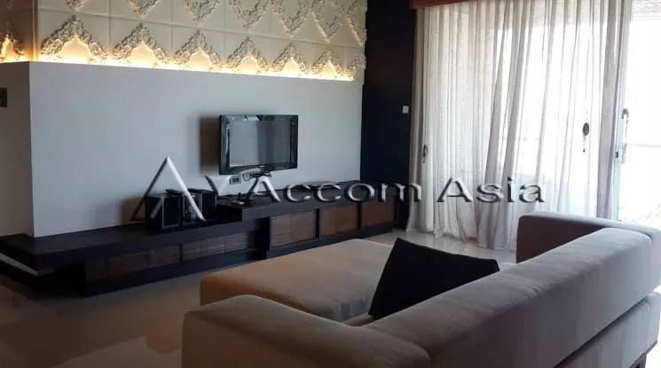  1  2 br Condominium For Sale in Pattaya ,Chon Buri  at Set on a private beach 13001359