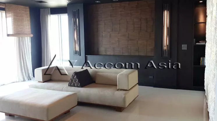  1  2 br Condominium For Sale in Pattaya ,Chon Buri  at Set on a private beach 13001359