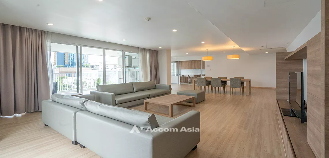 unitBig Balcony |  4 Bedrooms  Apartment For Rent in Sukhumvit, Bangkok  near BTS Thong Lo (13001369)