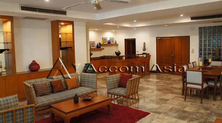 unit 3 Bedrooms  Apartment For Rent in Sukhumvit, Bangkok  near BTS Phrom Phong (13001377)