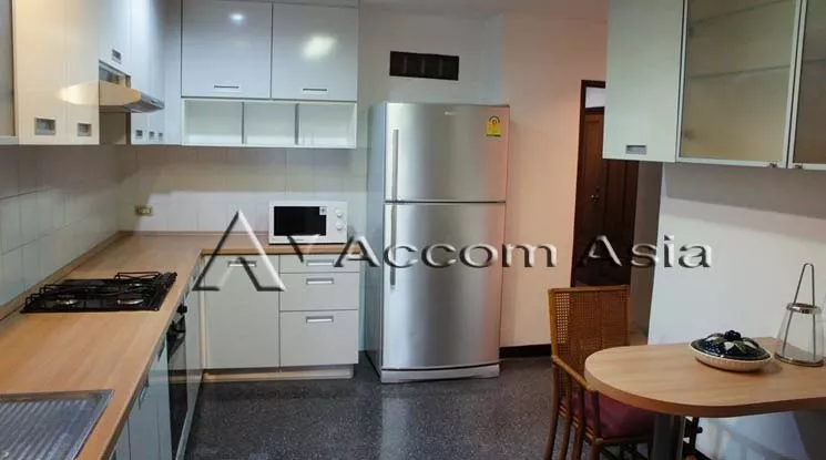 unit 3 Bedrooms  Apartment For Rent in Sukhumvit, Bangkok  near BTS Phrom Phong (13001377)