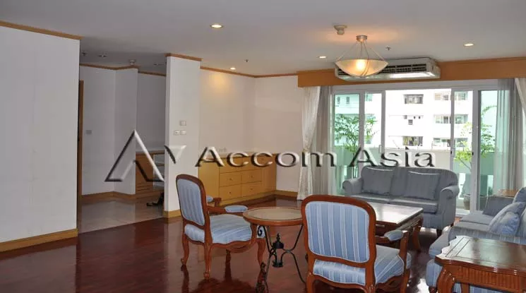  3 Bedrooms  Apartment For Rent in Sukhumvit, Bangkok  near BTS Asok - MRT Sukhumvit (13001378)